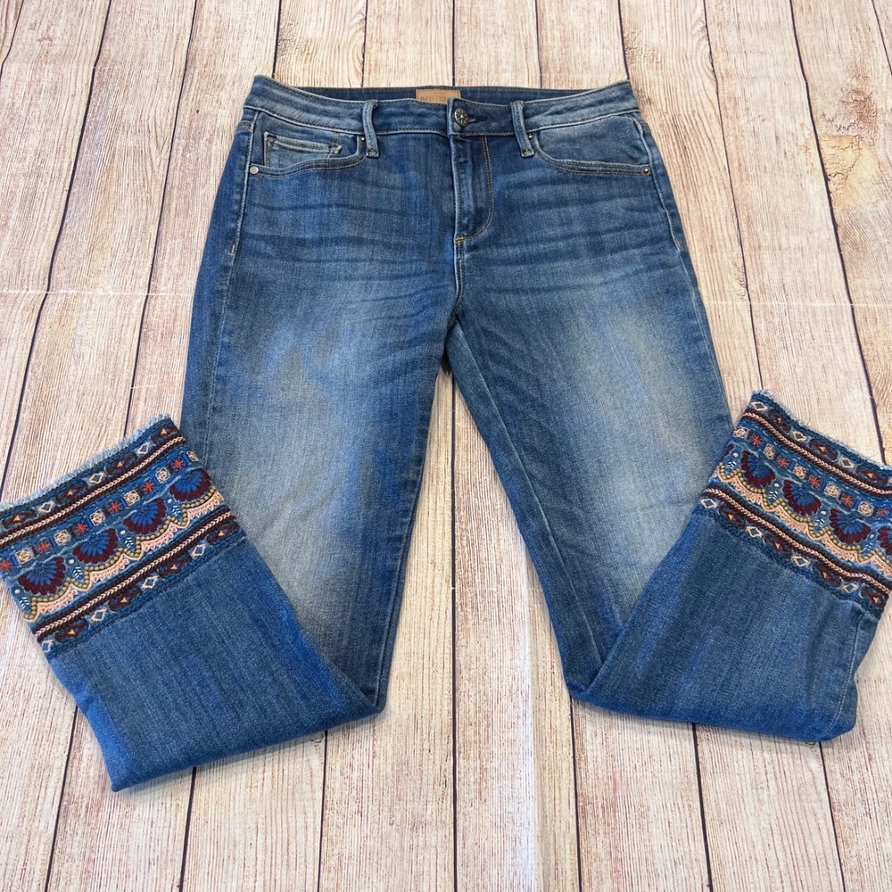 Driftwood Colette Embroidered Cuff Jeans Womens 26 Medium Wash Raw Hem Cropped - Picture 3 of 10